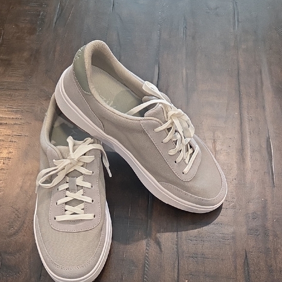 Kizik Women's Size 9.5 Wide Gray Canvas And Suede Slip-on Sneakers - Picture 2 of 13